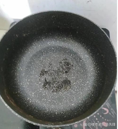 不掉涂层的不粘锅